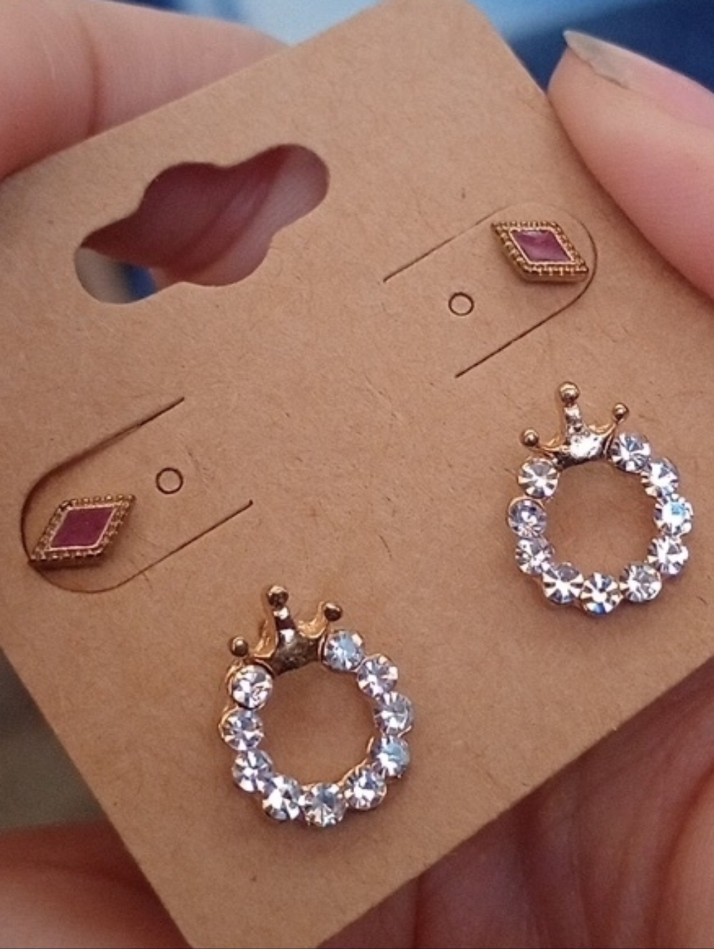 ♥️I 5/$20 Gold-Tone Crystal Crown Hoop & Pink Rhombus Stud Earring Set